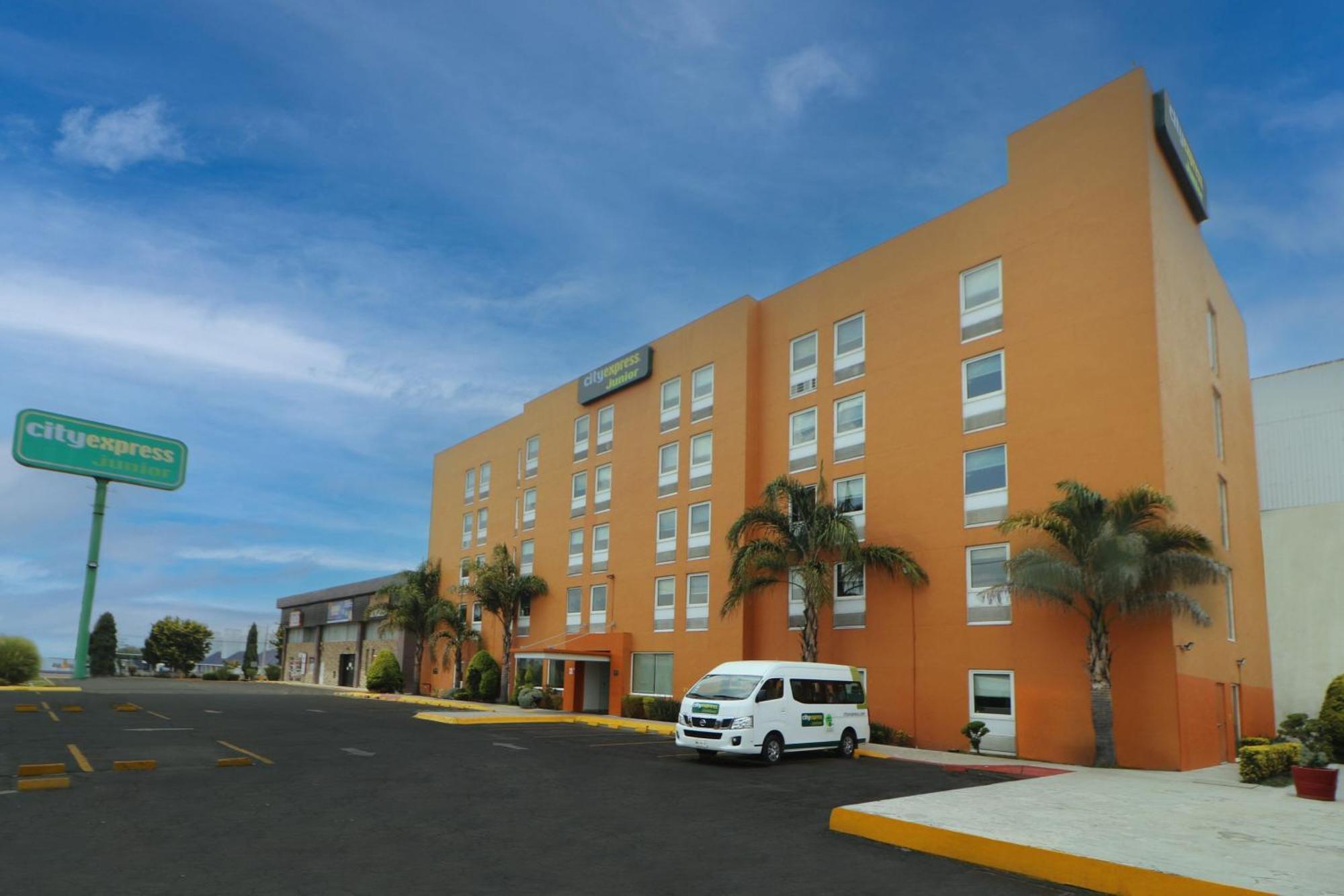 City Express Junior By Marriott Toluca Aeropuerto Hotel Exterior photo